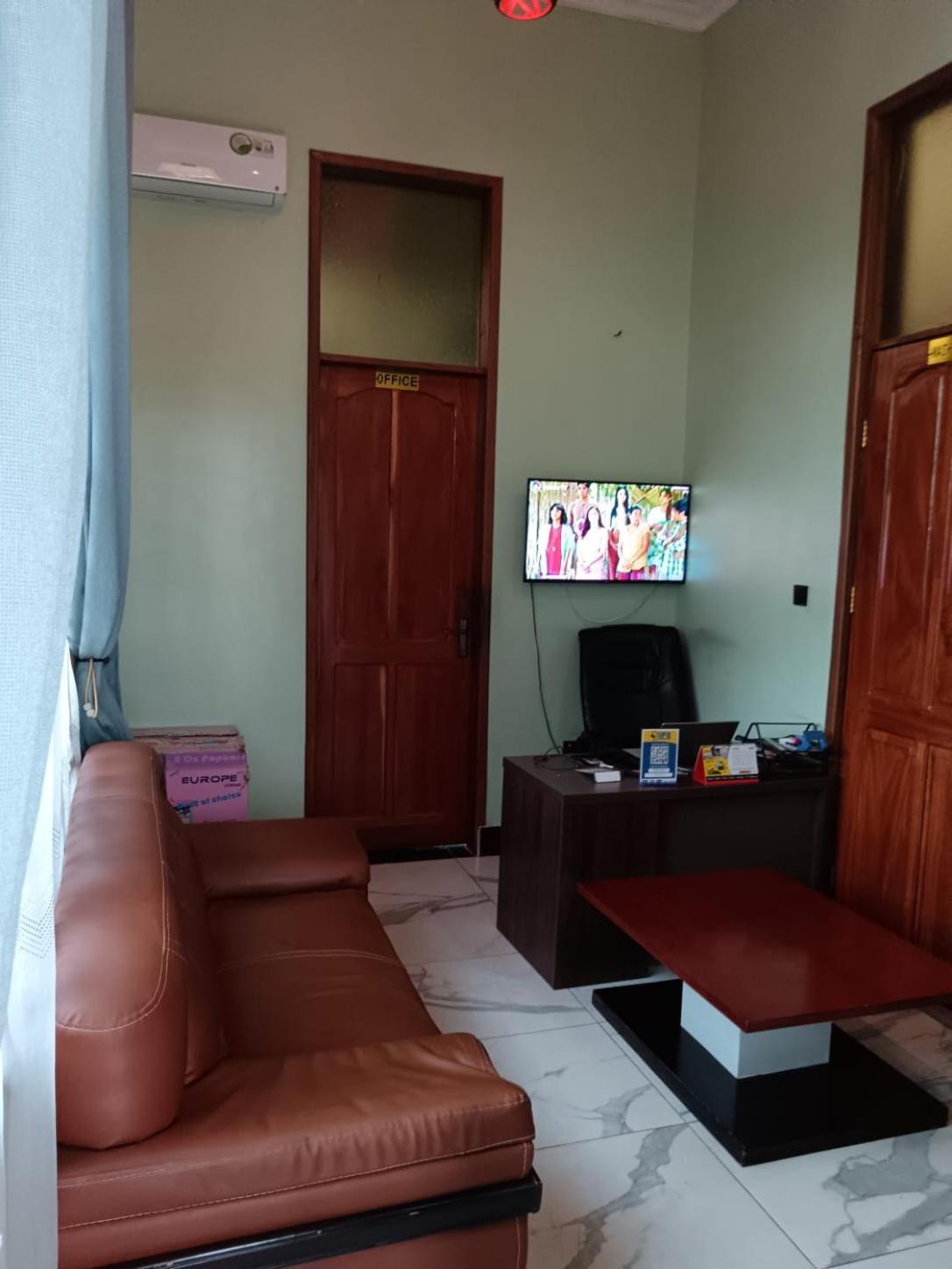 Hba Lodge Kahama ภายนอก รูปภาพ